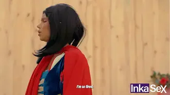 Blanca Nieves se pierde en el bosque y es follada por los 7 enanos.