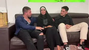 First Doble Penetration to Aaliyah Yasin!! Threesome With Hijab and Hard Sex