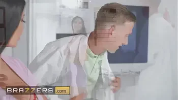 BRAZZERS - Jasmine Jae Forgets All About Her Pain When She Faces The Therapist's Massive Medical Tool