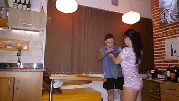 I cheat on my husband with a young neighbor who needs my help - Sara Films