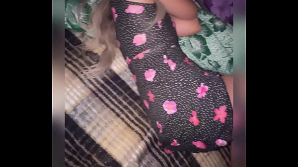 ENTRANDO al Cuarto de la So en la Noche!! Va a su CUARTO y la Encuentra Acostadita en la Cama! Lista para ser Penetrada!! Video Casero de Joven Mexicana!
