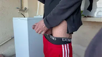 ACCIDENTAL HOMEMADE SEX WITH THE NEIGHBOUR - CUM IN MY MOUTH - BLOWJOB IN THE LAUNDRY ROOM