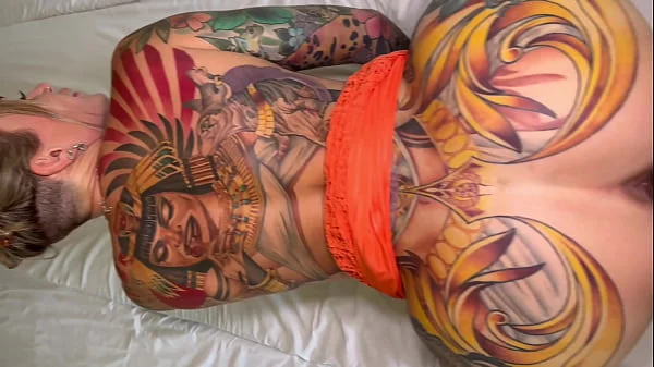Chica tatuada se va de vacaciones a Holanda es reventada por una BBC