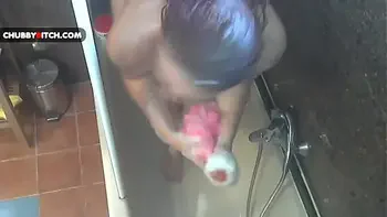 Fat ass soapy teen comes hard in a bathtub