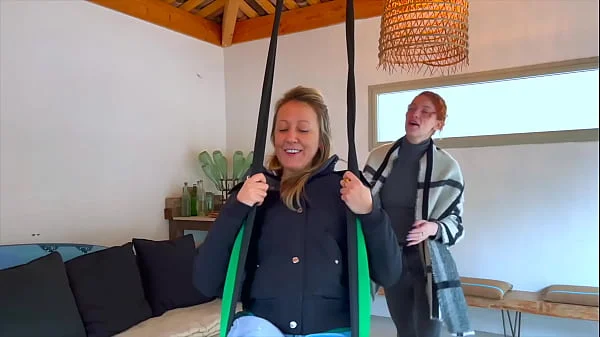Stella et Emmanuelle en plan à 4 très chaud