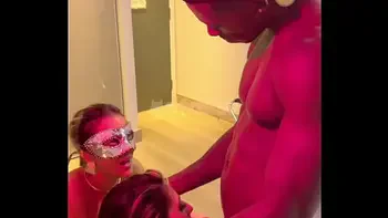 Casadas safadas e deliciosas devoraram o negão DOTADO BBC com os dois Cornos assistindo de camarote