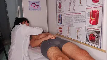 Ereção na frente da enfermeira