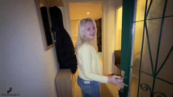 I fuck my teen blonde neighbor while I was on vacation