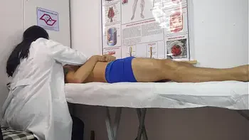 O pau levantou na frente da enfermeira