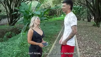 I fuck a stranger in public and he cums in my mouth... I hope no one saw us! Naty Delgado