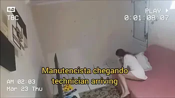 Safada dona de casa recebe manutencista depravado!