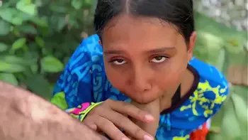 campesina inocente es follada a cambio de unas gallinas