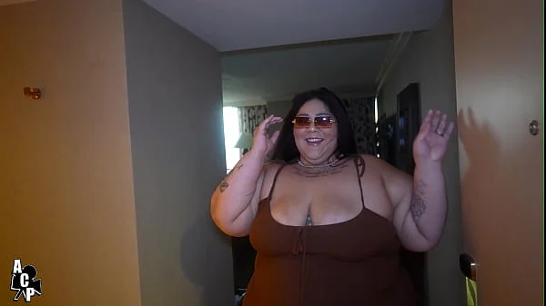 Comedic UPS Worker Delivers Major Cock To SSBBW Crystal Blue