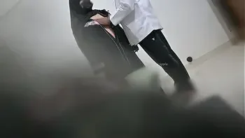 Hijab muslim lady got fucked doggy style by doctor