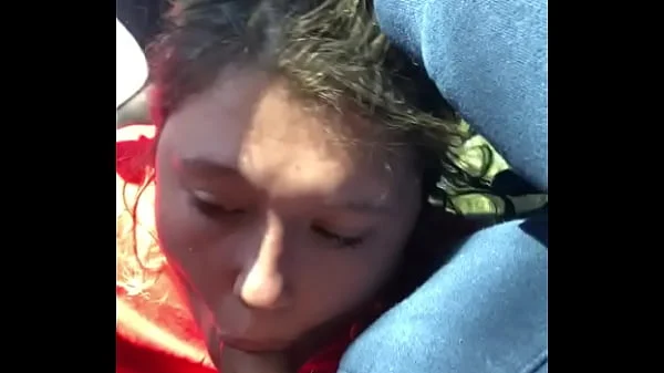 Dirty hooker sucks cock in car BJ