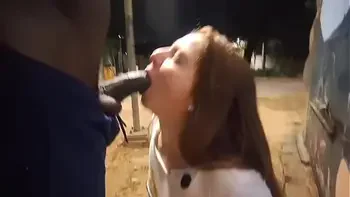 Fiz amor com uma moradora de rua que chupou muito a minha pica deu a buceta melada até o cuzinho rosado a safada deu pra mim