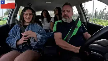 A modelo Infinitha pegou uma carona em Santiago do Chile mamou nas ruas da cidade