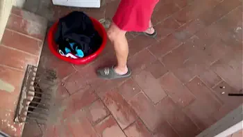 ACCIDENTAL SEX IN THE WASHING MACHINE - THE NEIGHBOR HAS TWO QUICK ORGASMS... CUM INSIDE !!!