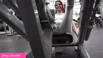 Jeny Smith was caught naked in the pool of a fitness gym!