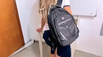 PROFESSOR E ALUNA NO RIO PEGOS FAZENDO SEXO E ELE FOI DEMITIDO