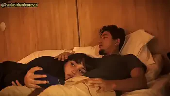 Tengo sueño hermanastro, dejame acostarme en tus piernas, pero no metas tu pene en mi boca por favor!!