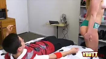 Small dude destroying a huge ass teen like a real man