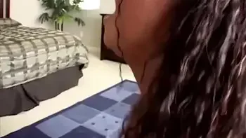 She takes the tails in full length - both in the vagina and anal tight .... the mouth does not do this - so the charge in the face