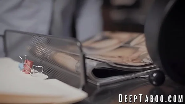 Pretty teen got her asshole gaped and receives a facial