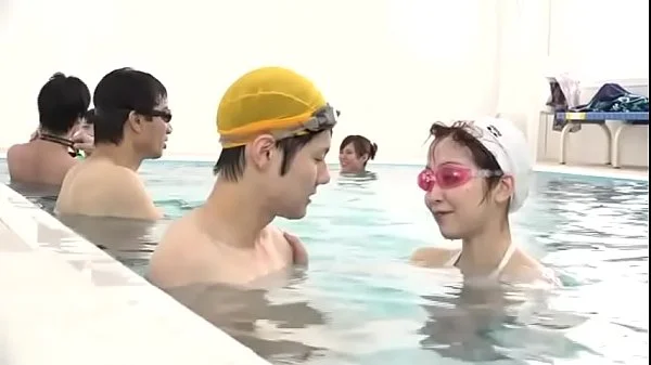 泳池