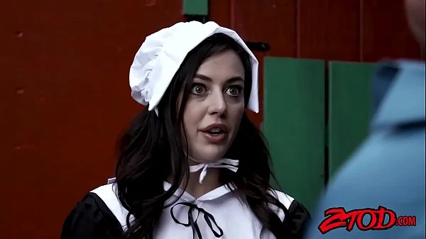 Amish Whitney Wright offers pussy to hung stranger