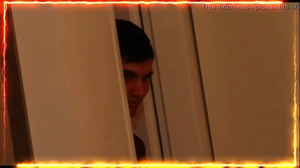 EL CORNUDO DE MI  MARIDO ME TRAJO  DOS  AMIGOS,  DE EL,  PARA  QUE  ME COJAN LINDO , MIENTRAS ME COJIAN  MI HIJASTRO  ESPIABA DESDE SU PUERTA  Y HASTA SE ANIMO  A COJERME