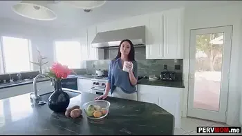 Jealous stepmom showed me how women suppose to fuck