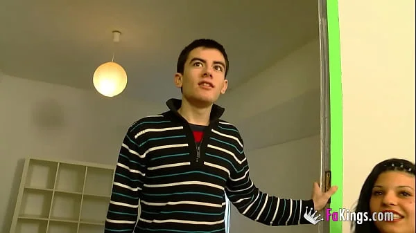 18 years old little gipsy girl comes to peek around and ends up getting shafted by Jordi