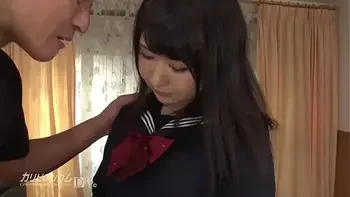制服がとってもお似合いのももき希ちゃんはトコトコと大好きなおじさまの家に今日も向かう 2