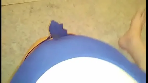 Sexy milf ass (with huge cumshot)