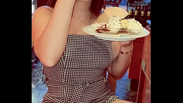 Na pizzaria mostrou a buceta Luana Kazaki
