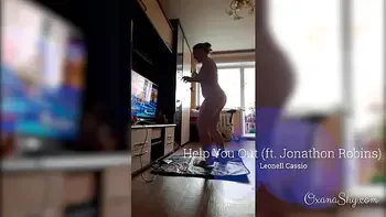 Curvy MILF on a dancing pad