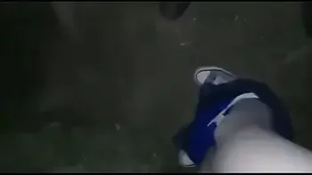 Sacandole la virginidad a mi amigo