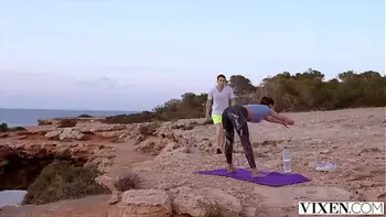 VIXEN Two Complete Strangers Have Incredible and Unexpected Sex