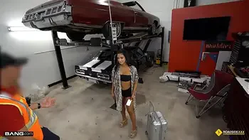Roadside - Thick Latina Stripper Fucks The Mechanic