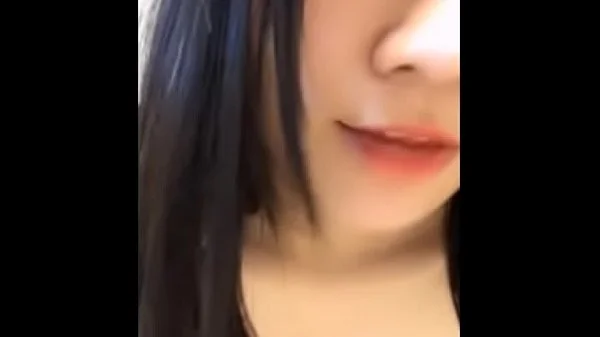 长腿校花自慰满口骚话