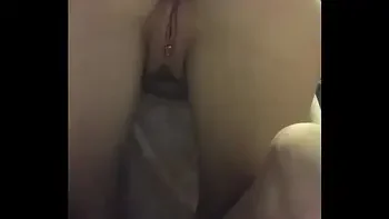 je m'ouvre mon petit trou du cul avec mon gros dildo