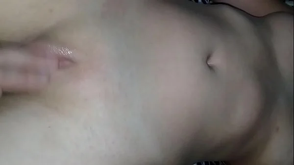 Manu gozando na siririca