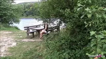 18 Jahre junge Emma Secret Outdoor im Park gefickt - German Teen