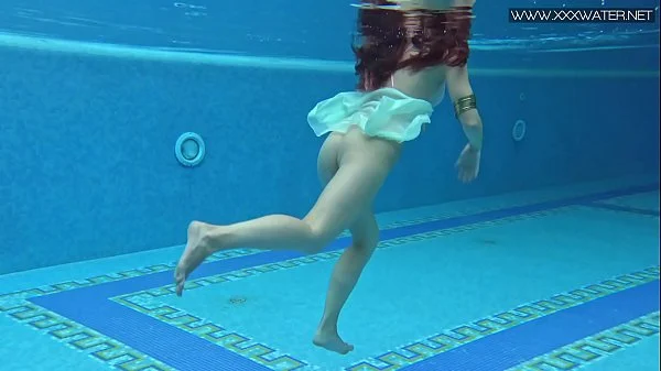 Lizi Vogue Underwater Porn