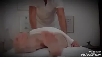 Coroa fica com tesão e da pra massagista