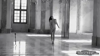 Ewa Sonnet Big Tits Walking