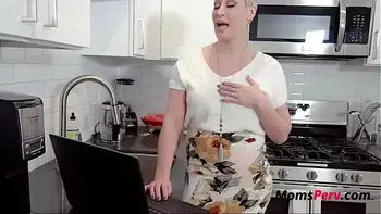 Multitasking STEPMOM- Ryan Keely