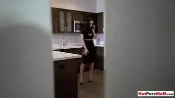 MILF stepmom lets stepson to jerk off on her pussy