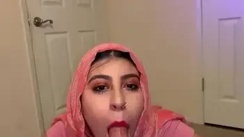 Arabian beauty doing blowjob...